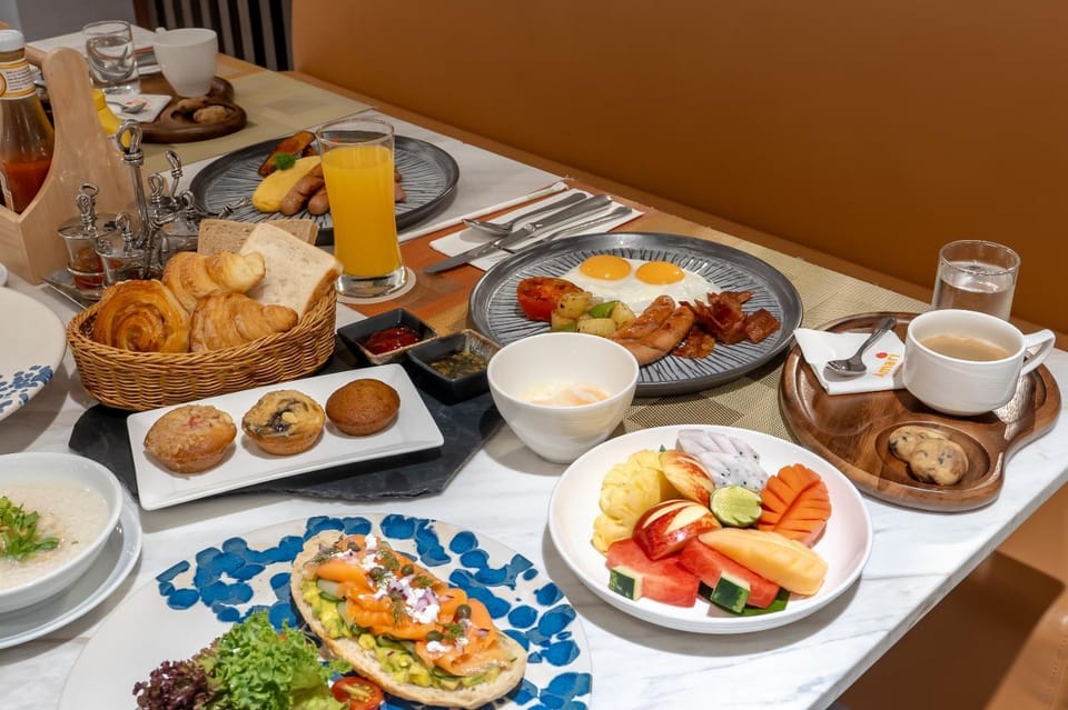 Restaurant/places to eat, Food, Breakfast, Continental breakfast