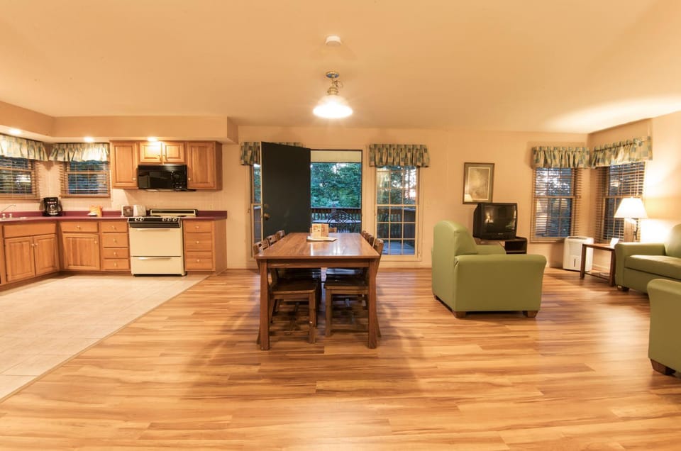 Kitchen or kitchenette, Living room, Seating area