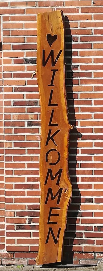 Summer, Decorative detail