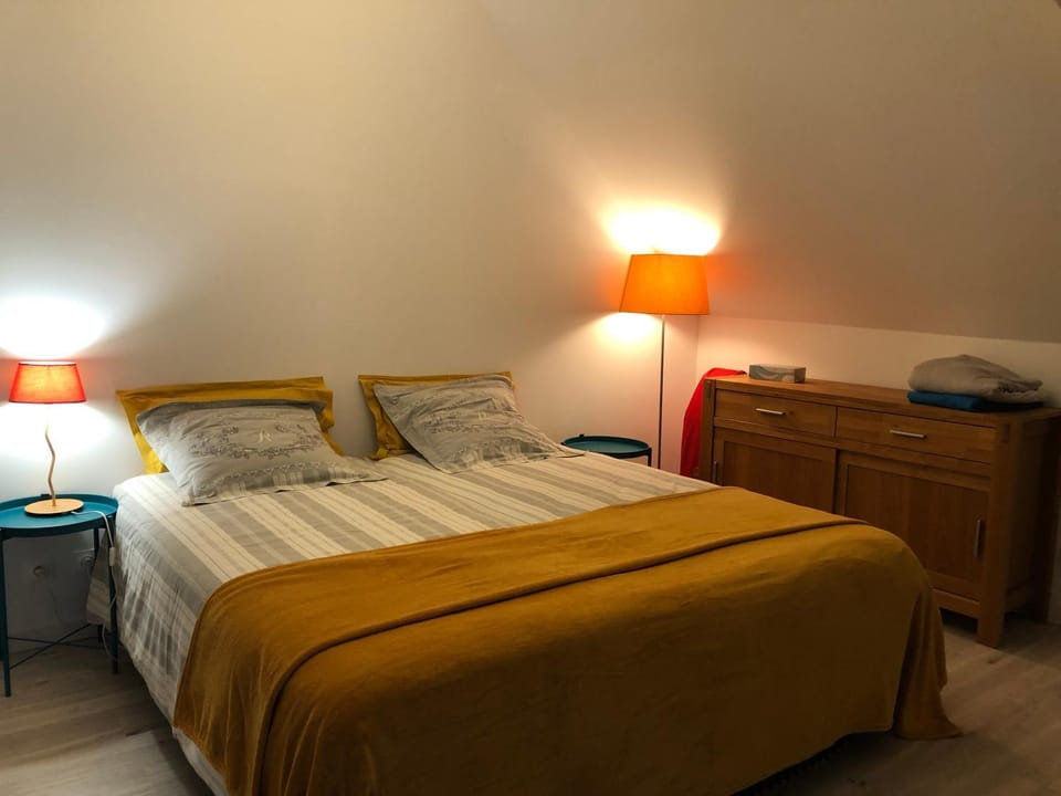 Bed, Bedroom