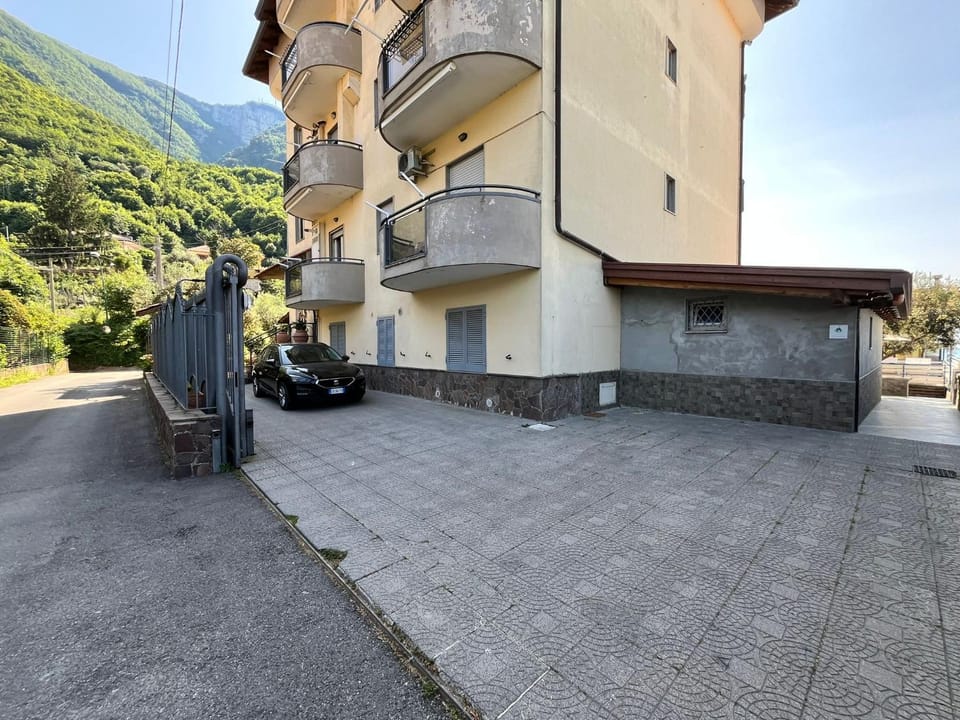 Facade/entrance, Parking