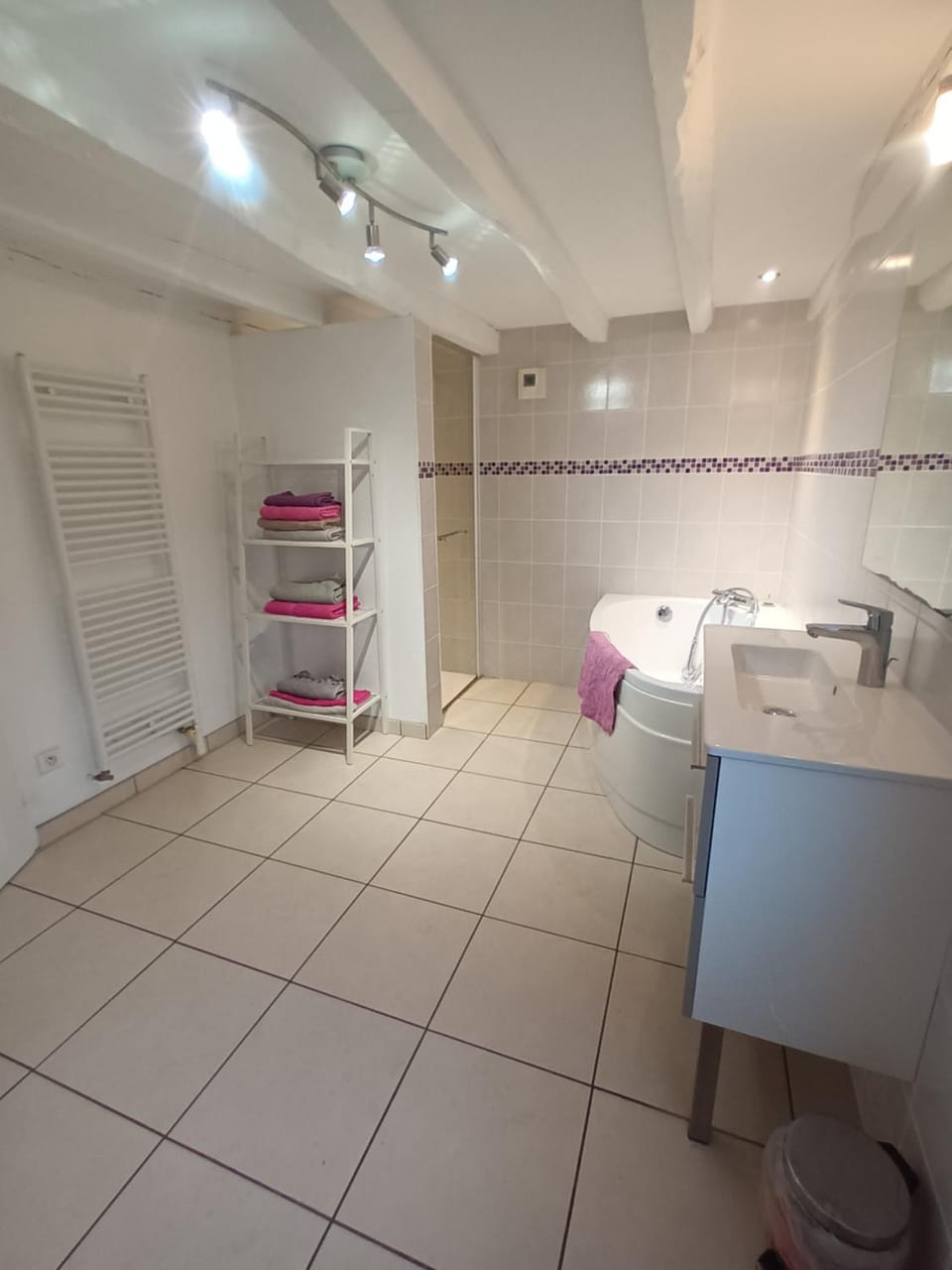 Shower, Bathroom, towels