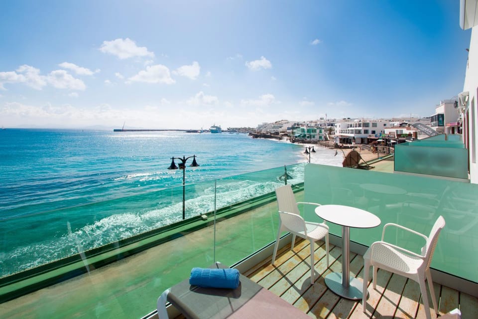 Natural landscape, Solarium, View (from property/room), Balcony/Terrace, Dining area, Beach, Landmark view, Sea view, internet, sunbed, towels