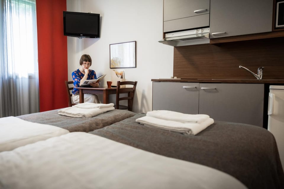 People, TV and multimedia, Kitchen or kitchenette