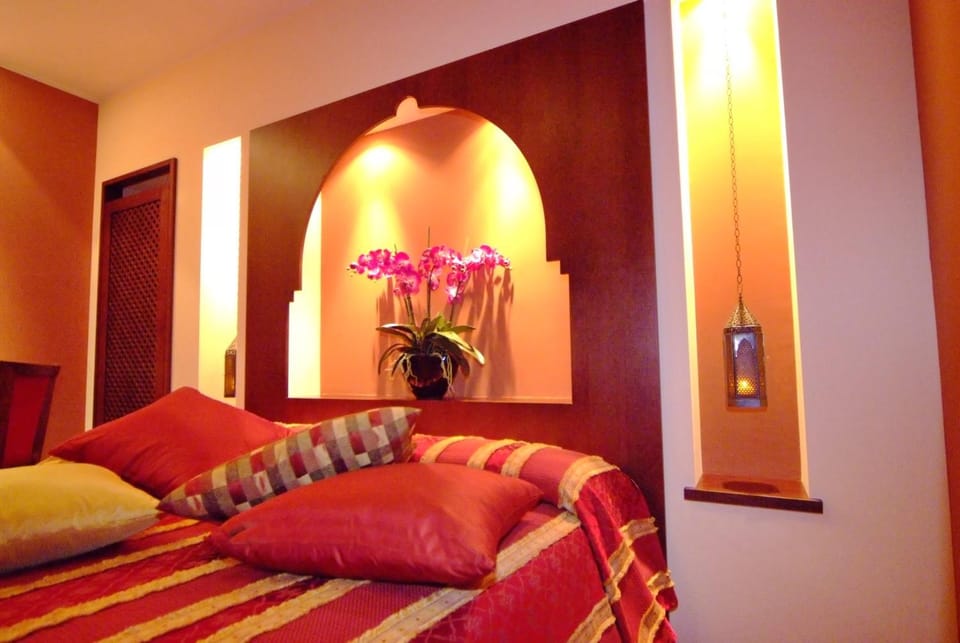 Bed, Decorative detail