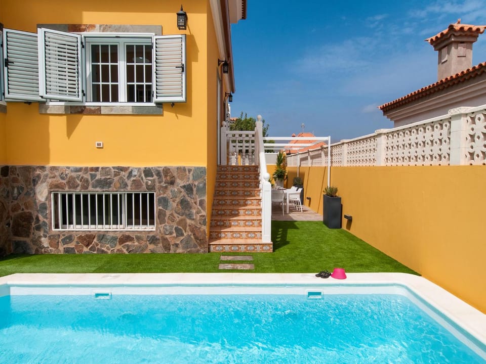 Facade/entrance, Garden, Swimming pool, Swimming pool