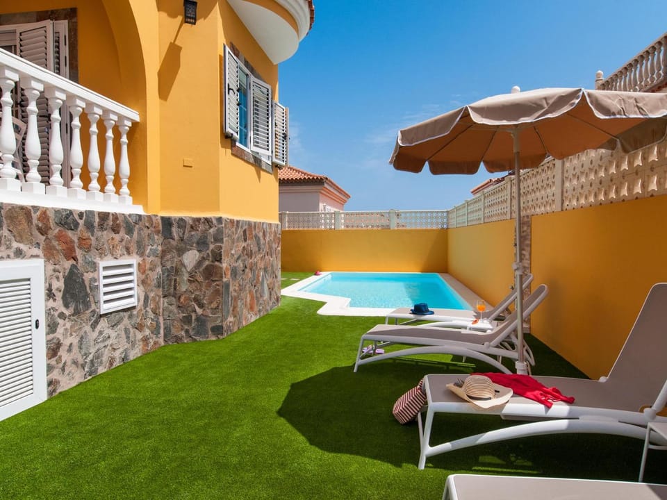Garden, Swimming pool, Swimming pool