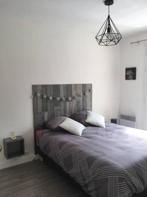 Bed, Bedroom, Inner courtyard view