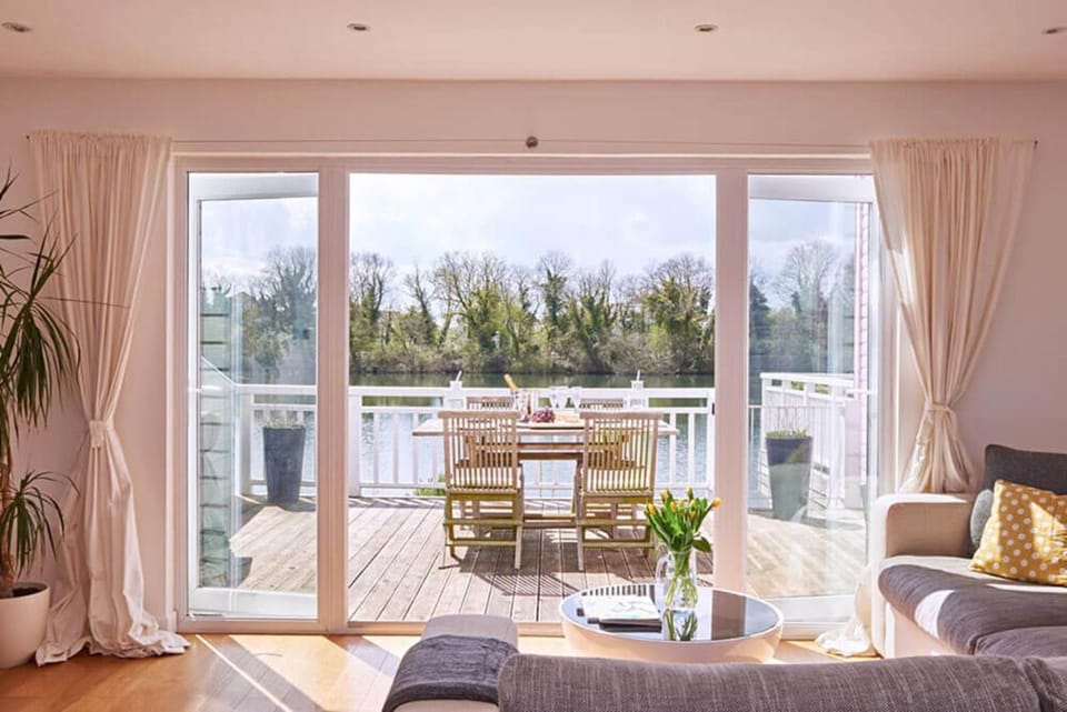 BBQ facilities, Balcony/Terrace, Balcony/Terrace, Living room, Lake view