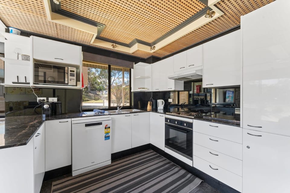 Alpine Mountain View 39 - 3BR l Swimming Pool l Air-Con l WiFi House in Jindabyne