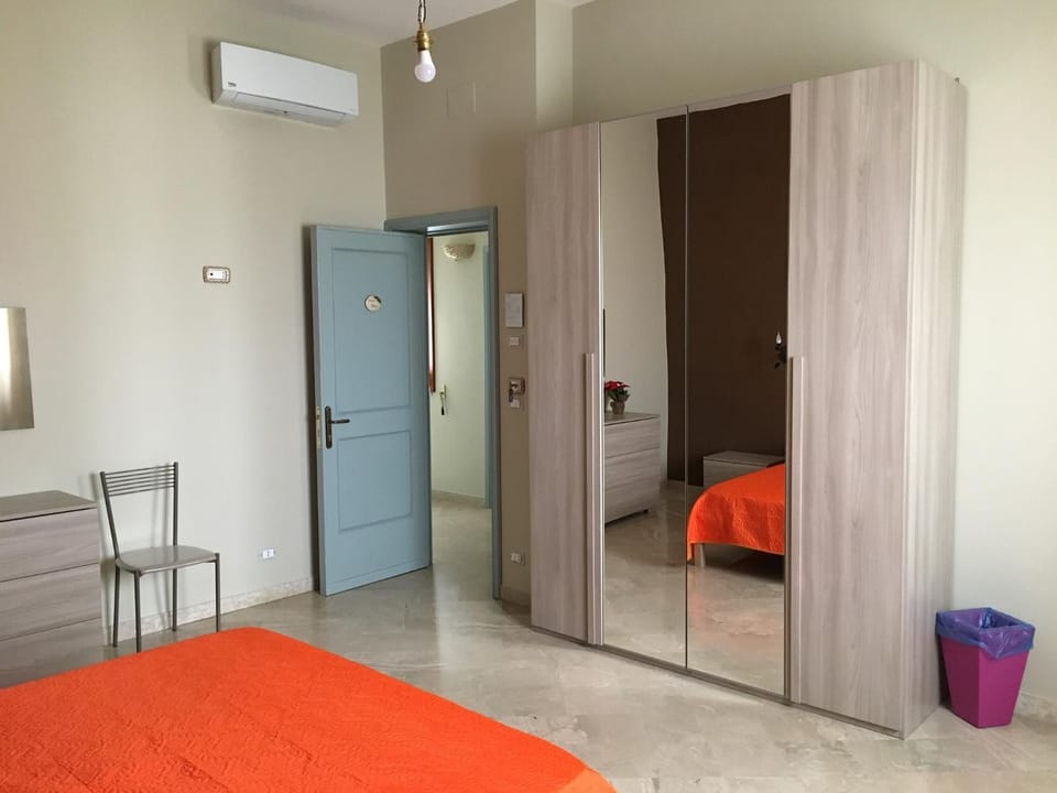 Bedroom, wardrobe, air conditioner