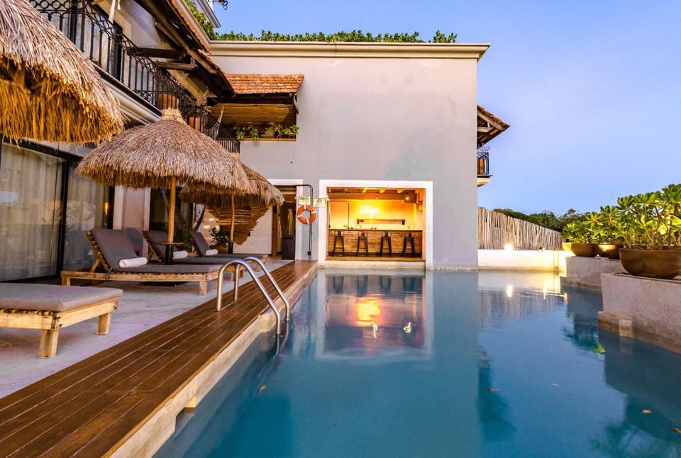 Swimming pool, Swimming pool