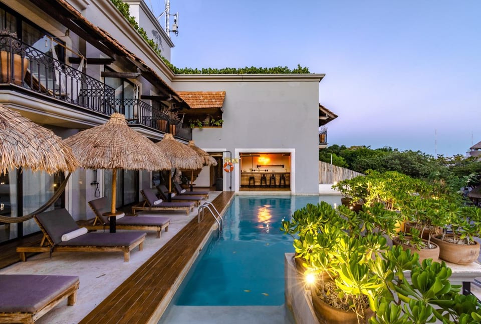 Swimming pool, Swimming pool