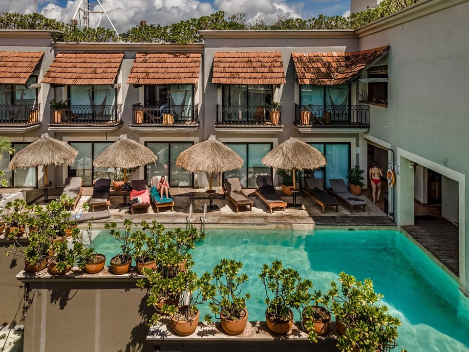 Property building, Balcony/Terrace, Pool view, Swimming pool