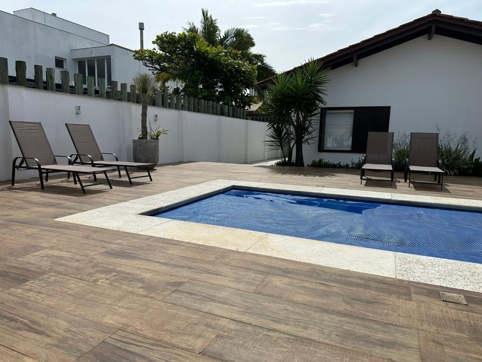 Casa com piscina Praia dos Molhes House in State of Santa Catarina
