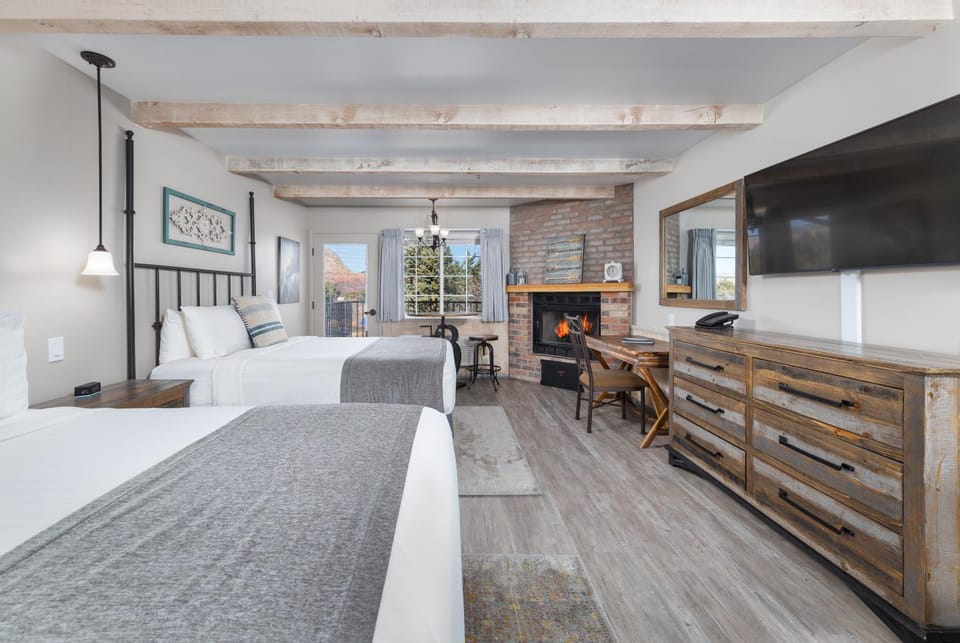 Bed, TV and multimedia, Bedroom, hair dresser