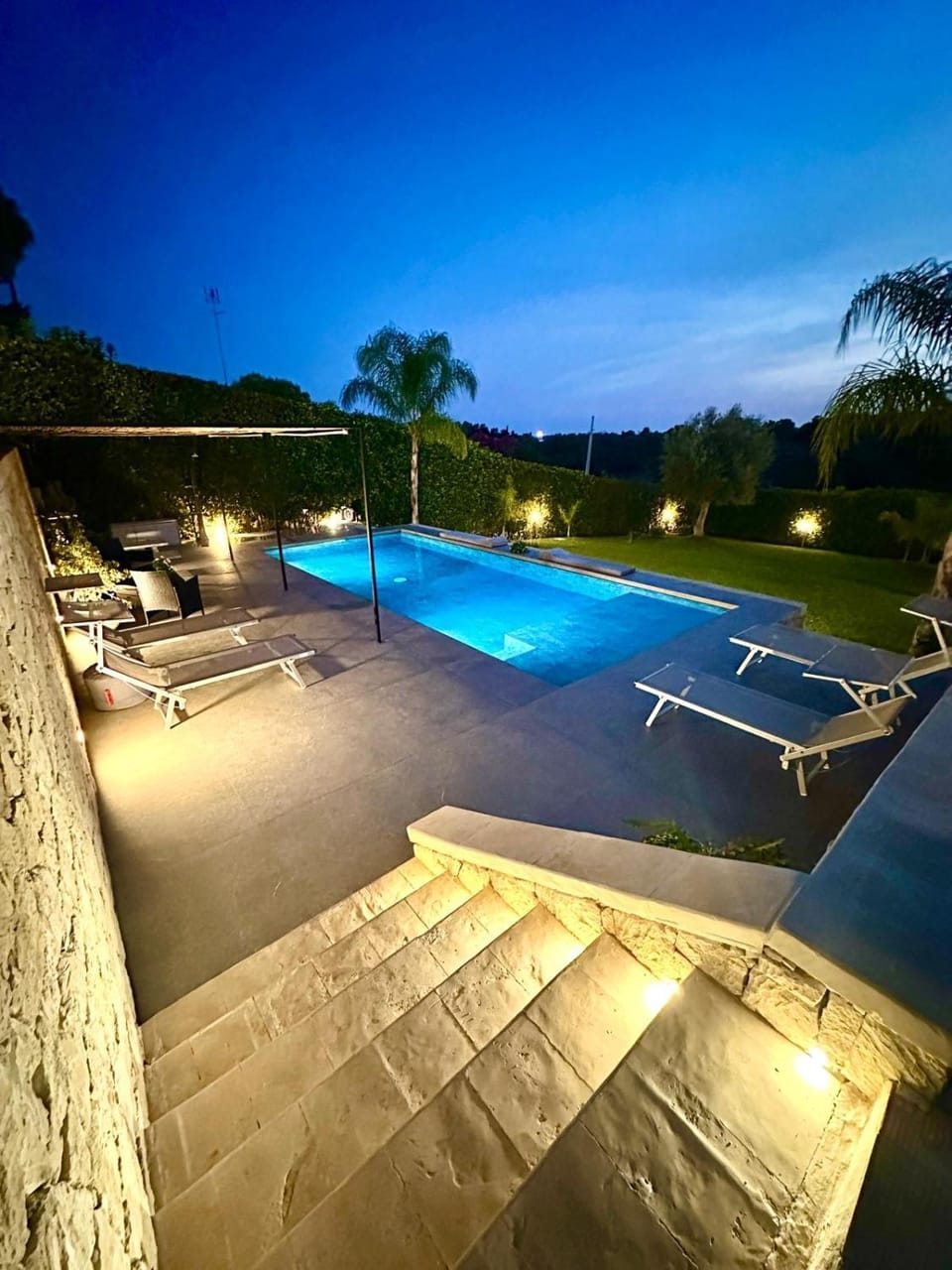 Night, Pool view, Swimming pool, sunbed
