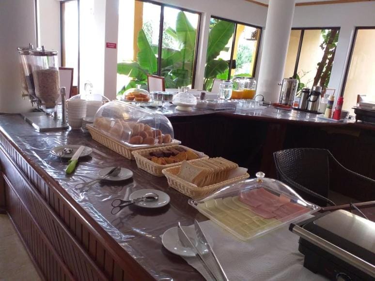 Breakfast, Continental breakfast