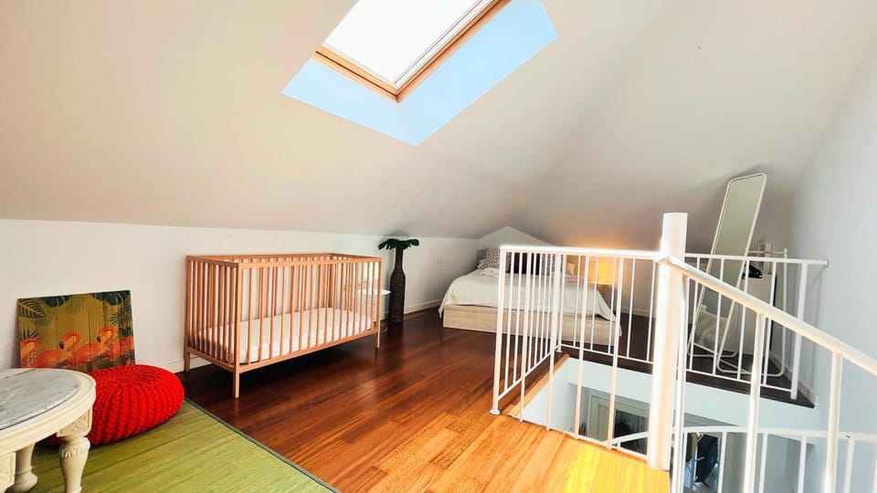 Bedroom, cot
