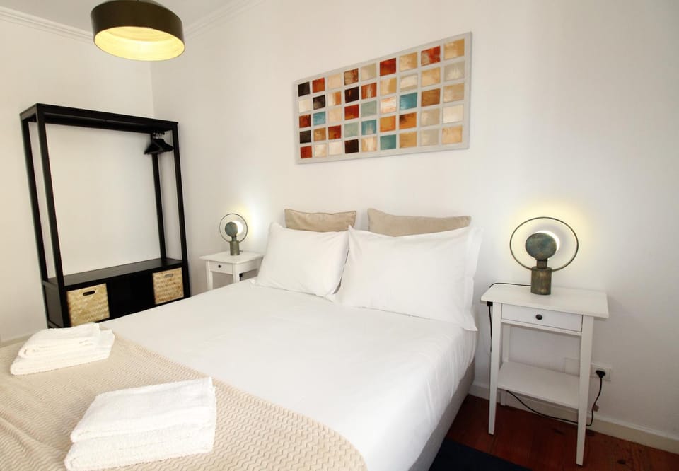 Bed, Photo of the whole room, Decorative detail, Bedroom