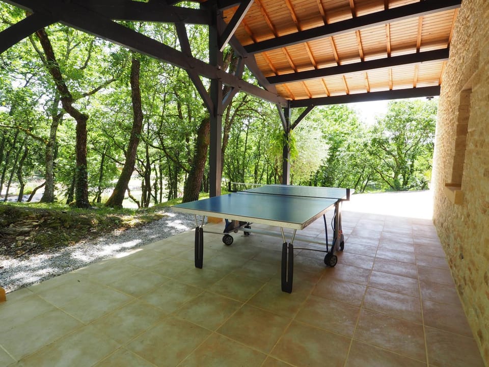 Table tennis