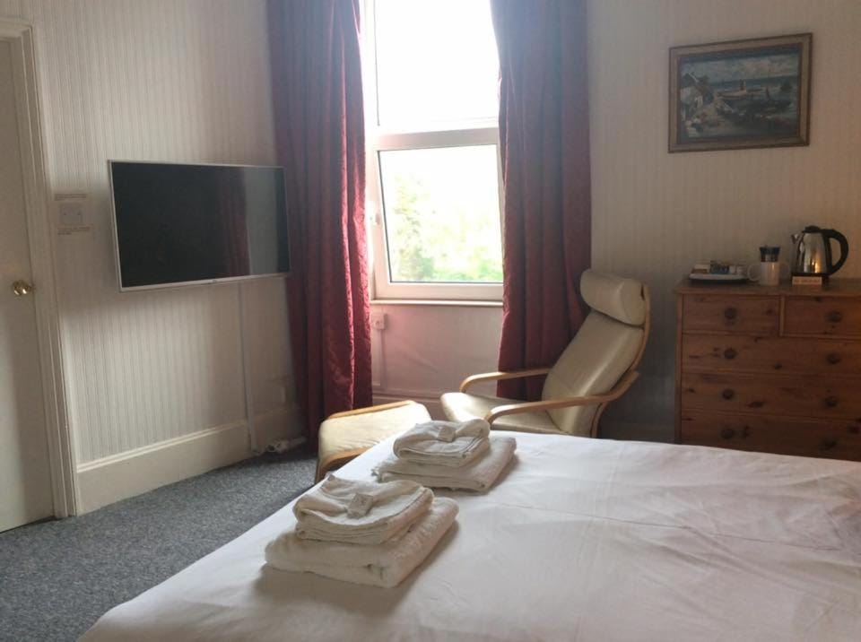 Cavell House Bed and Breakfast Bed and Breakfast in Wales
