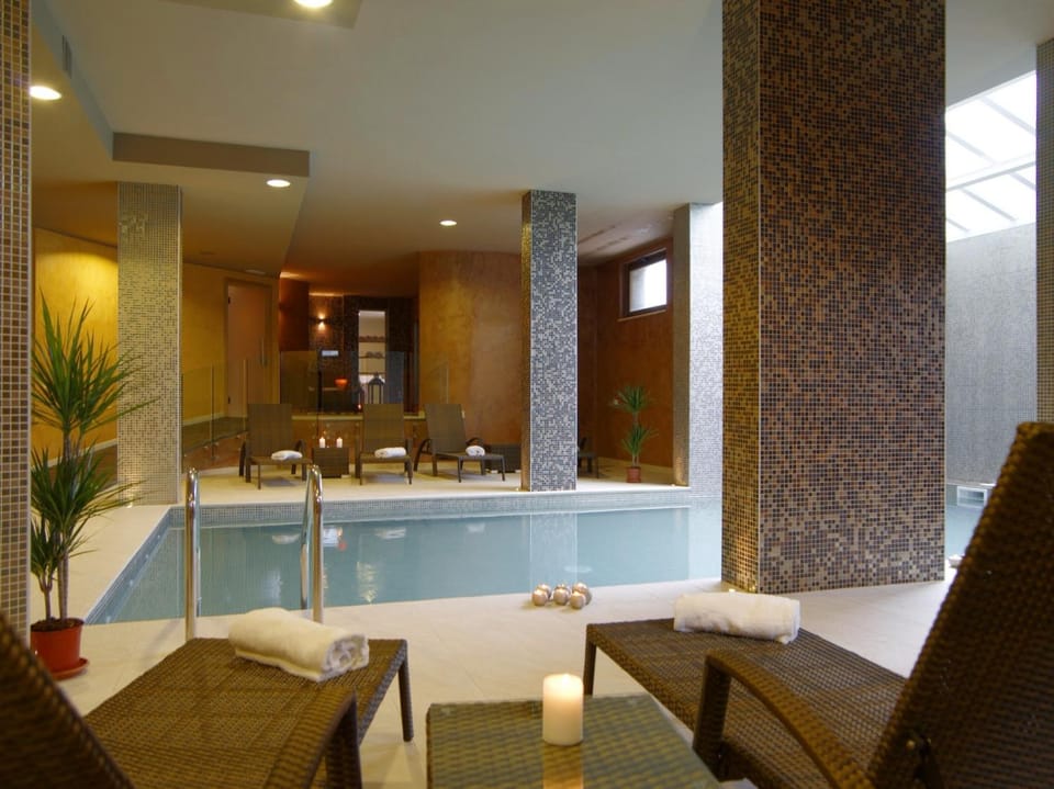 Swimming pool, Swimming pool