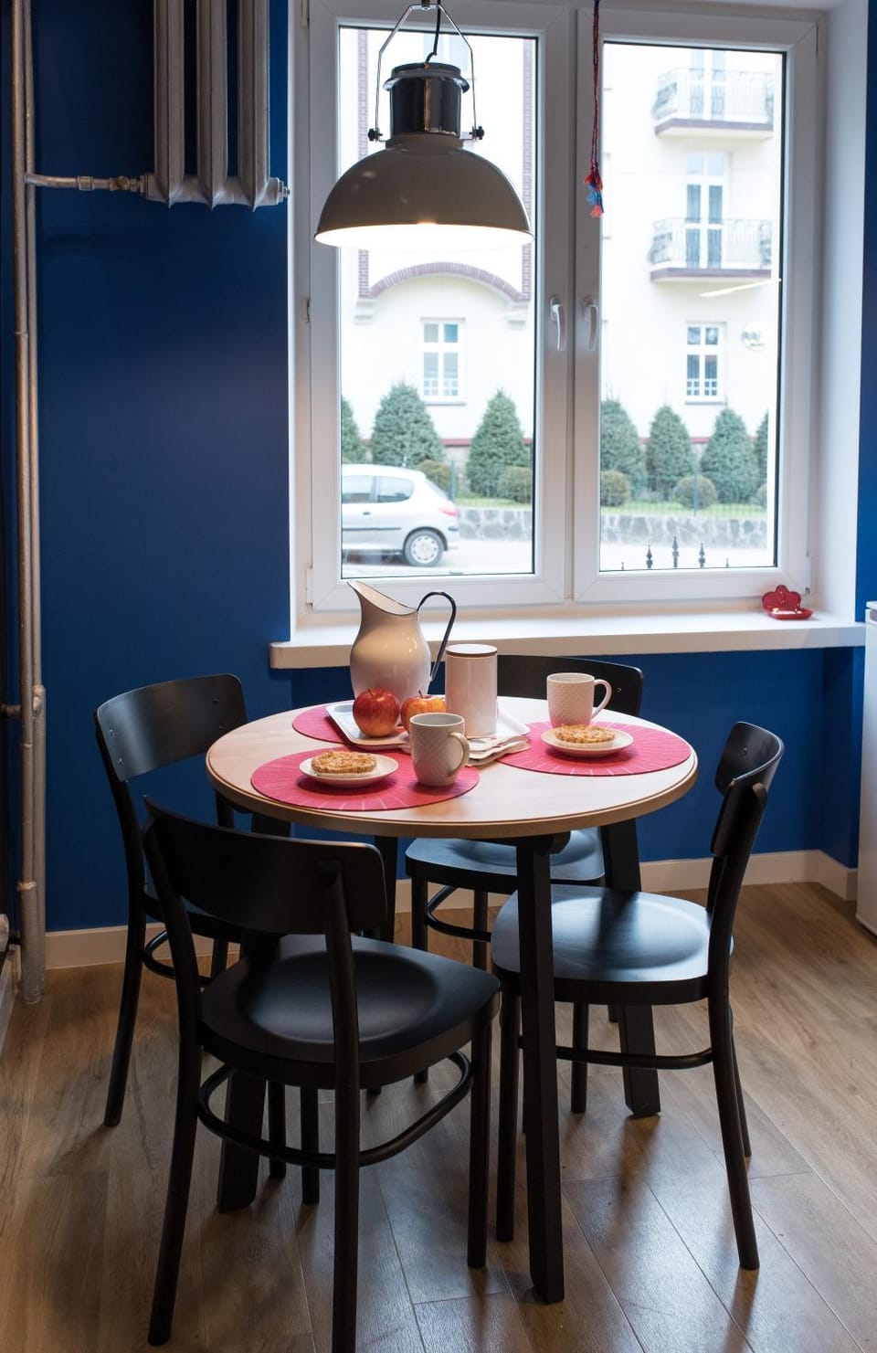 Coffee/tea facilities, Seating area, Dining area, Food