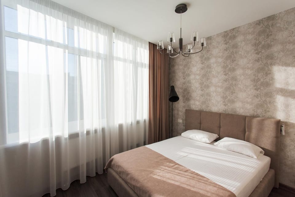 Modern double bedroom Apartment in Arkadia Apartment in Odessa