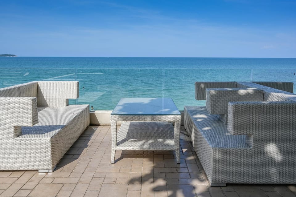 On site, Sea view