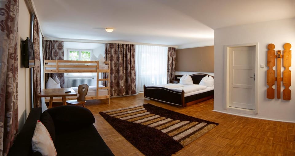 Gasthof zur Post Hotel in Tyrol