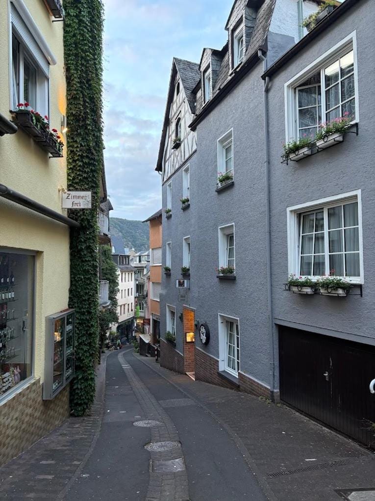 City view, Street view
