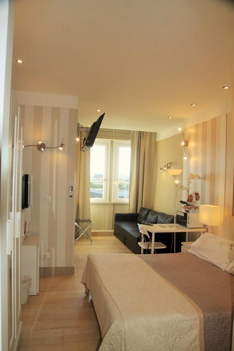 Photo of the whole room