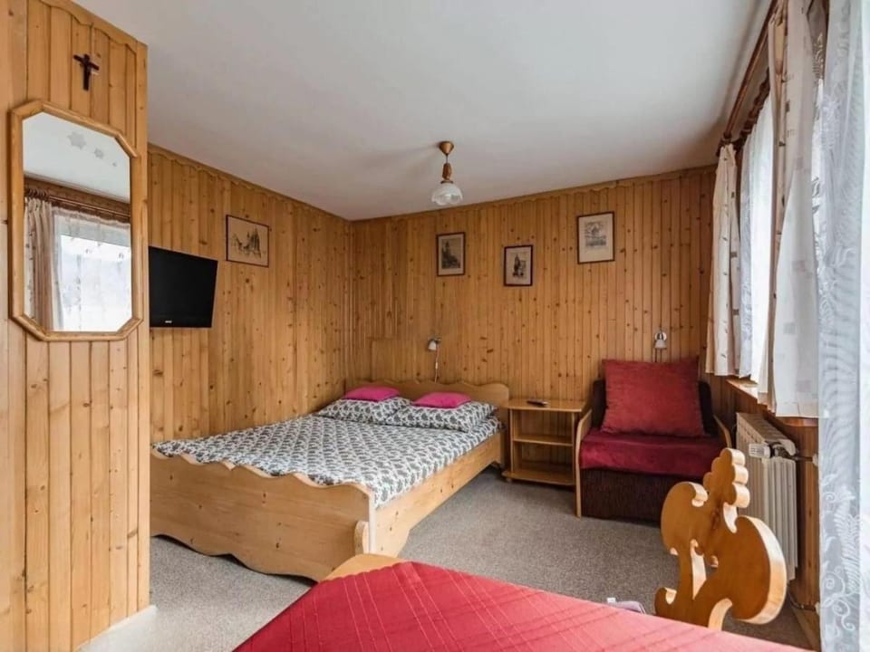 Bed, TV and multimedia, Photo of the whole room