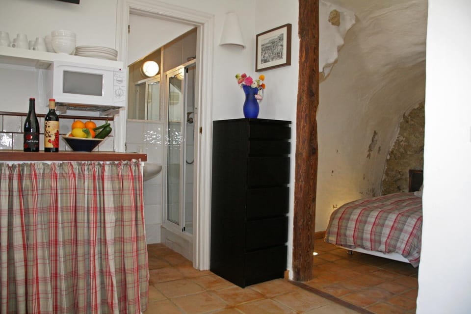 Bathroom, Kitchen or kitchenette, Bedroom