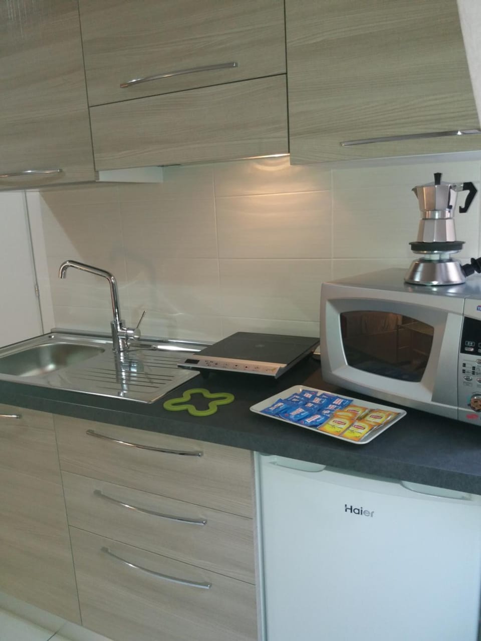 Coffee/tea facilities, Kitchen or kitchenette
