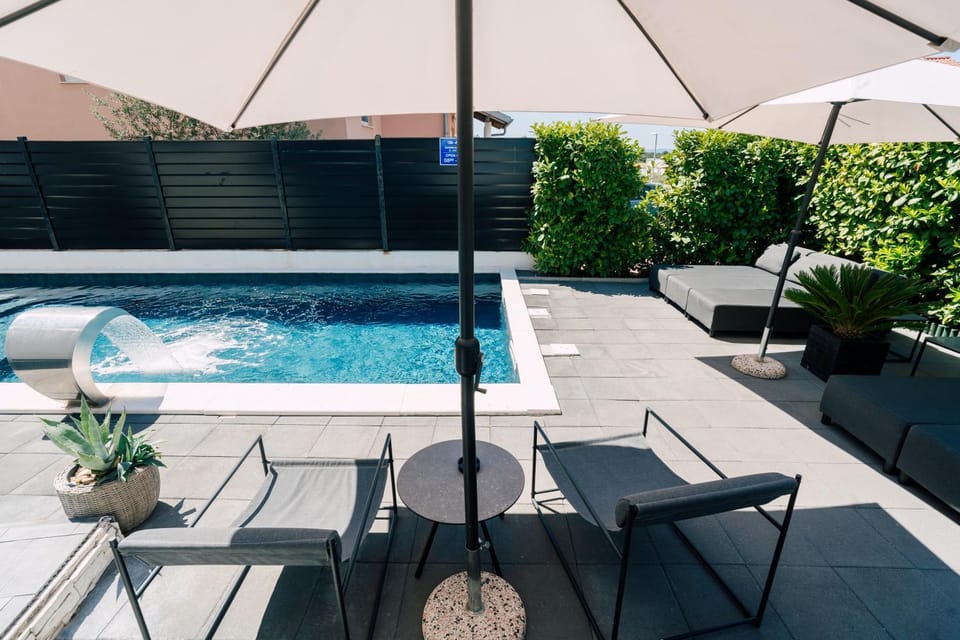 Property building, Swimming pool