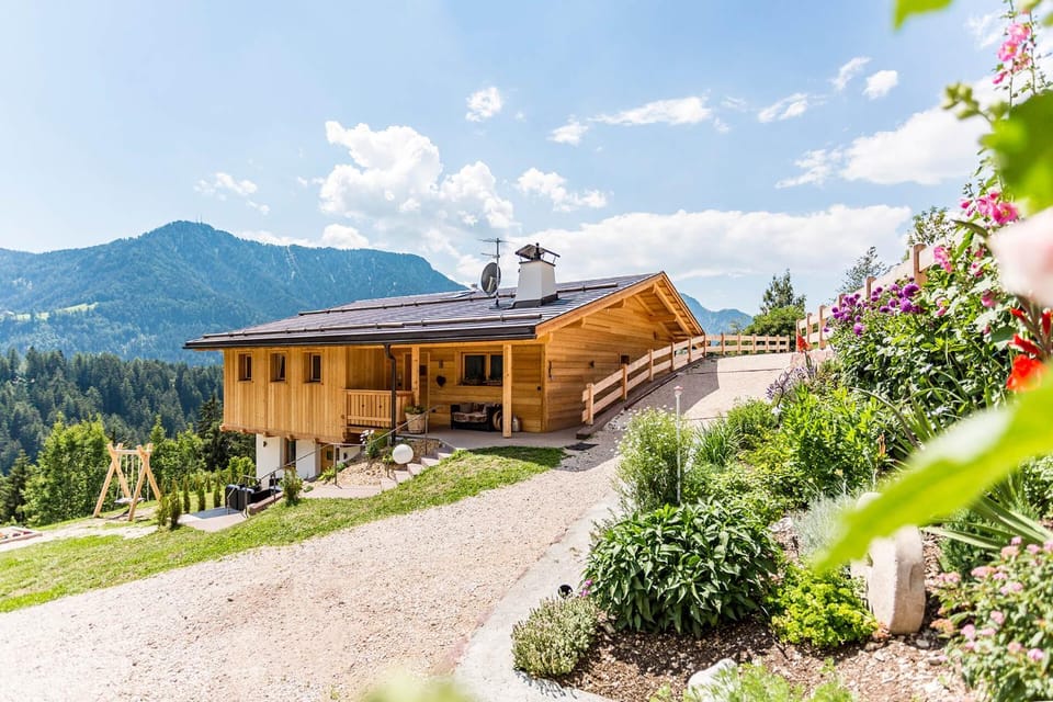 Property building, Natural landscape, View (from property/room), Garden view, Mountain view