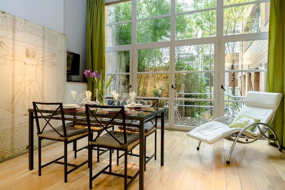 Patio, Garden, TV and multimedia, View (from property/room), Balcony/Terrace, Living room, Seating area, Dining area, Bedroom, Garden view