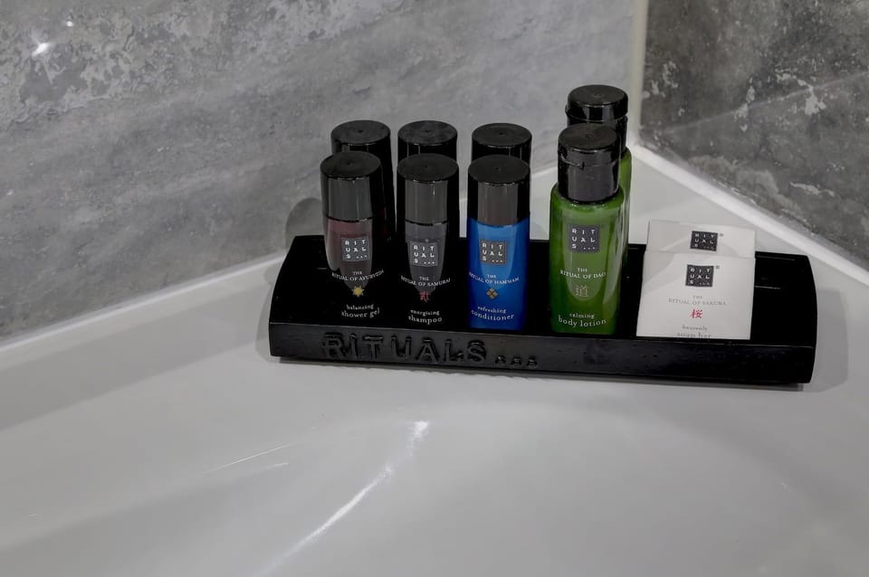 Shower, Bath