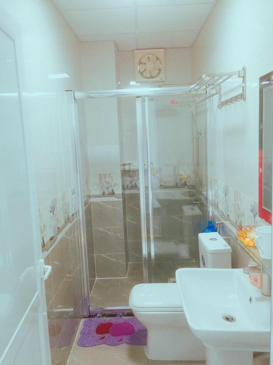 Shower, Toilet, Bathroom