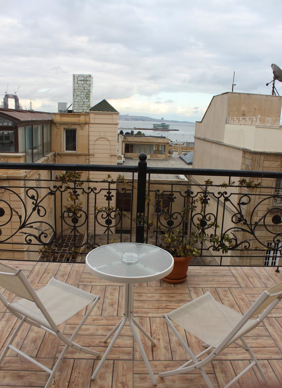 View (from property/room), Balcony/Terrace, City view, Street view