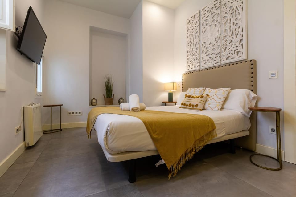 Bed, Bedroom