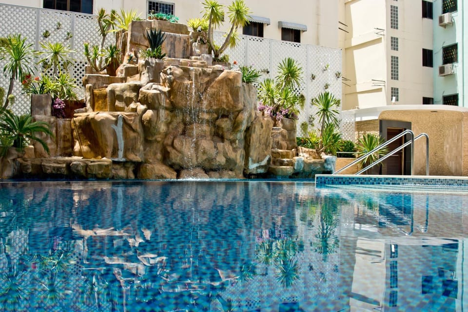 Property building, Day, Pool view, Swimming pool