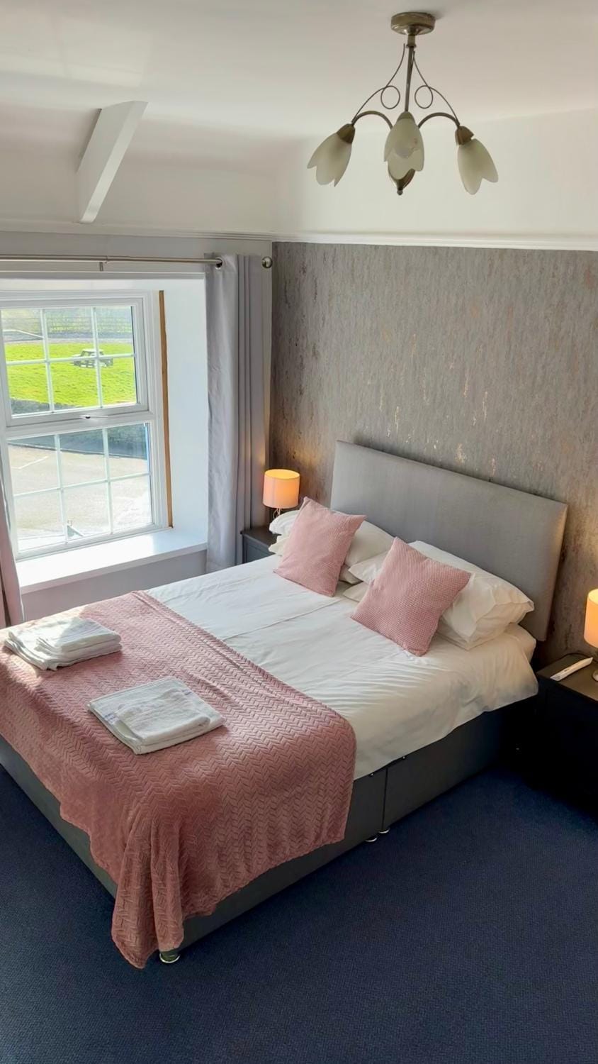 Bedroom, Garden view, Quiet street view, towels