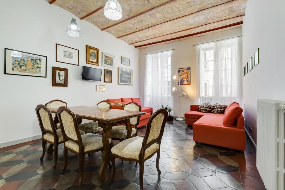 Living room, Seating area, Dining area