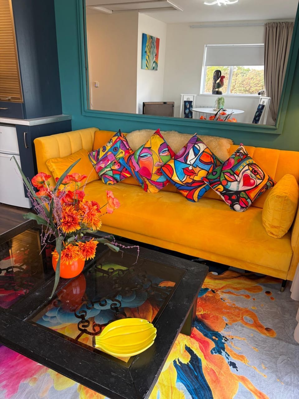 Living room, Seating area