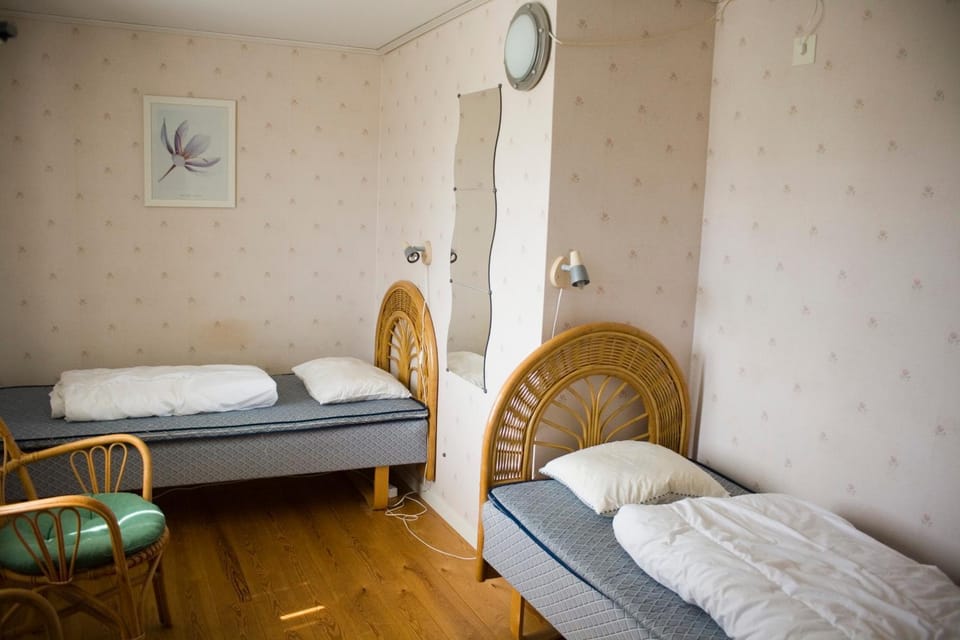 Brovaktarstugan Bed and Breakfast in Västra Götaland County