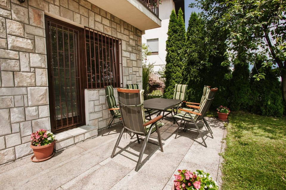 Facade/entrance, Garden, Garden view