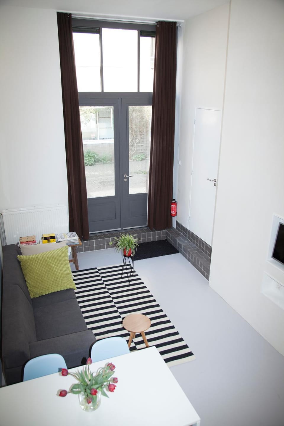 Living room, Photo of the whole room